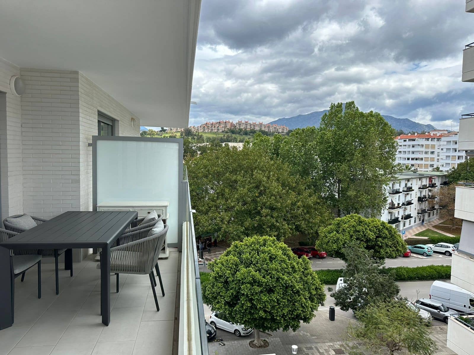 2 sypialnia Apartament do wynajęcia w Marbella z basenem garażem - 2 200 € (Ref: 9758377)