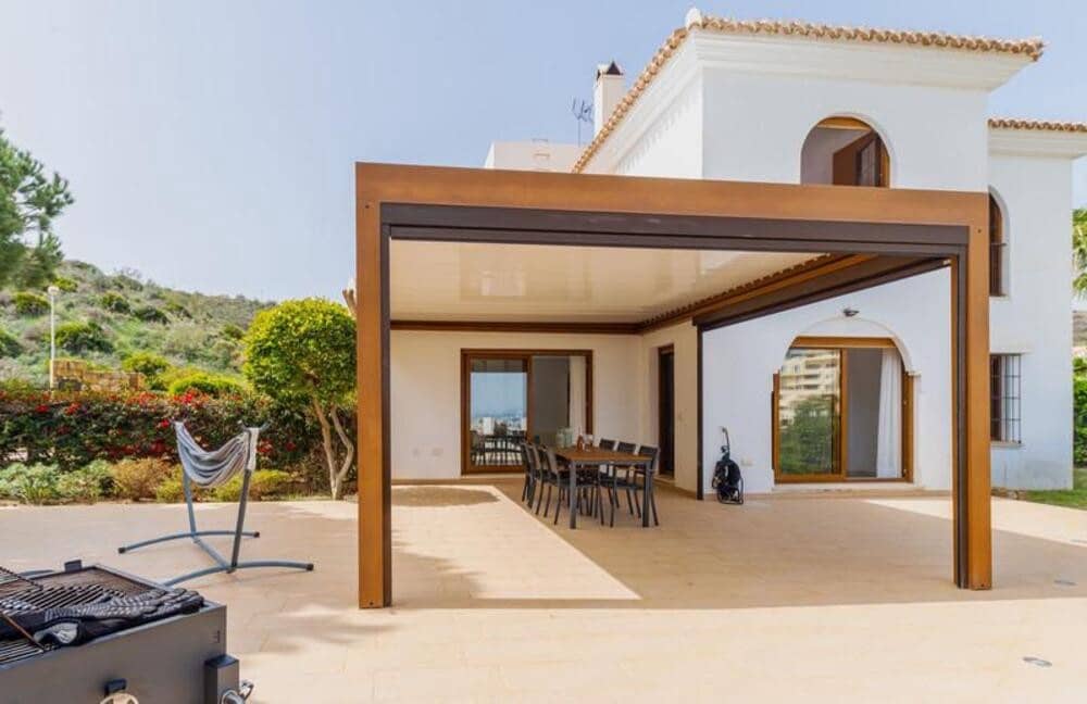 3 sypialnia Willa do wynajęcia w Mijas Costa z basenem garażem - 7 000 € (Ref: 9761637)