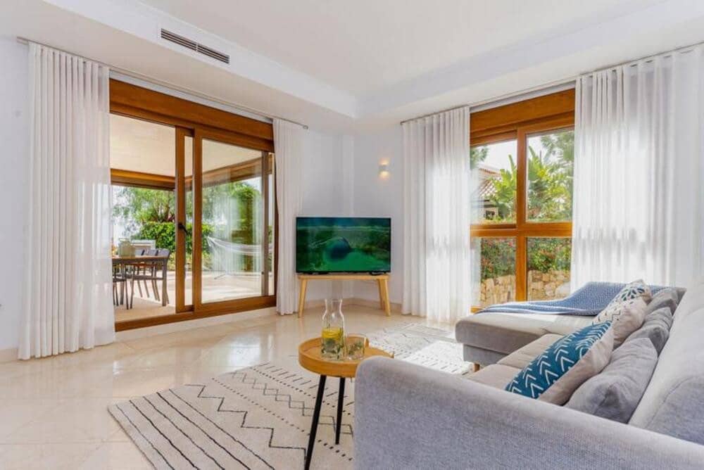 3 sypialnia Willa do wynajęcia w Mijas Costa z basenem garażem - 7 000 € (Ref: 9761637)