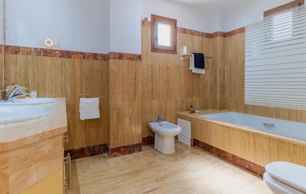 3 sypialnia Willa do wynajęcia w Mijas Costa z basenem garażem - 7 000 € (Ref: 9761637)