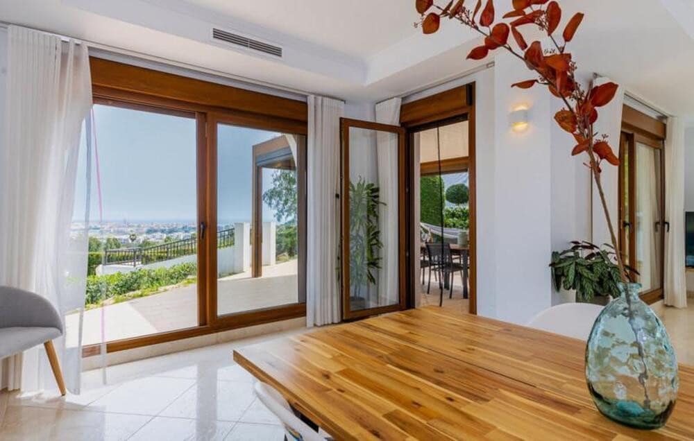 3 sypialnia Willa do wynajęcia w Mijas Costa z basenem garażem - 7 000 € (Ref: 9761637)