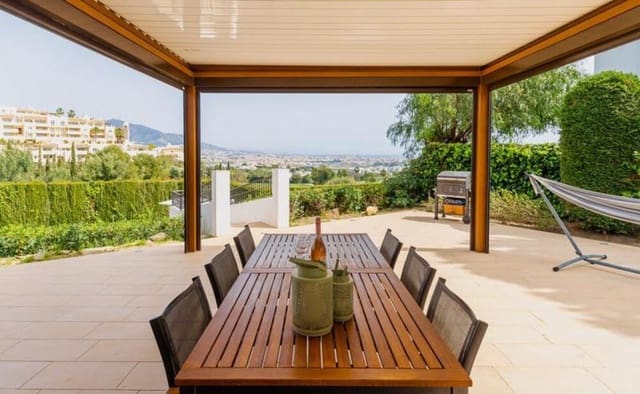 3 soveværelse Villa til leje i Mijas Costa, Mijas med swimmingpool garage - € 7.000 (Ref: 9761637)