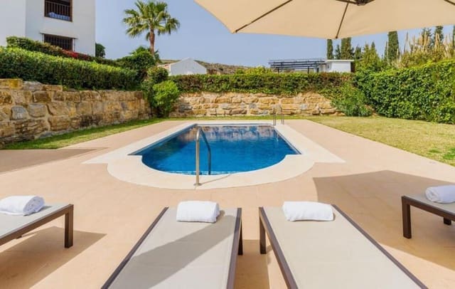 3 soveværelse Villa til leje i Mijas Costa, Mijas med swimmingpool garage - € 7.000 (Ref: 9761637)