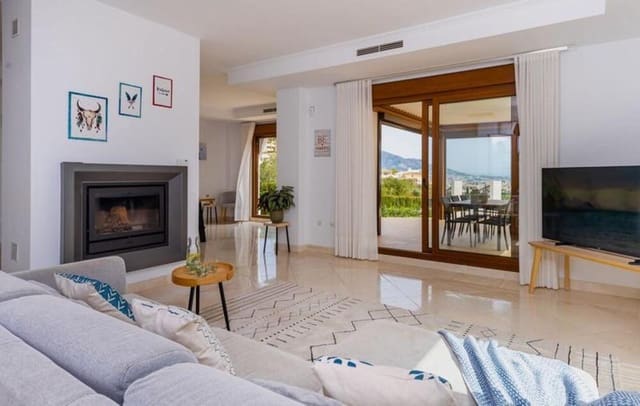 3 soveværelse Villa til leje i Mijas Costa, Mijas med swimmingpool garage - € 7.000 (Ref: 9761637)