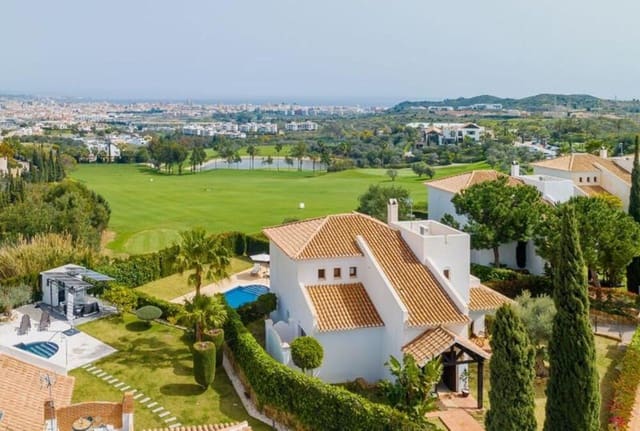 3 soveværelse Villa til leje i Mijas Costa, Mijas med swimmingpool garage - € 7.000 (Ref: 9761637)