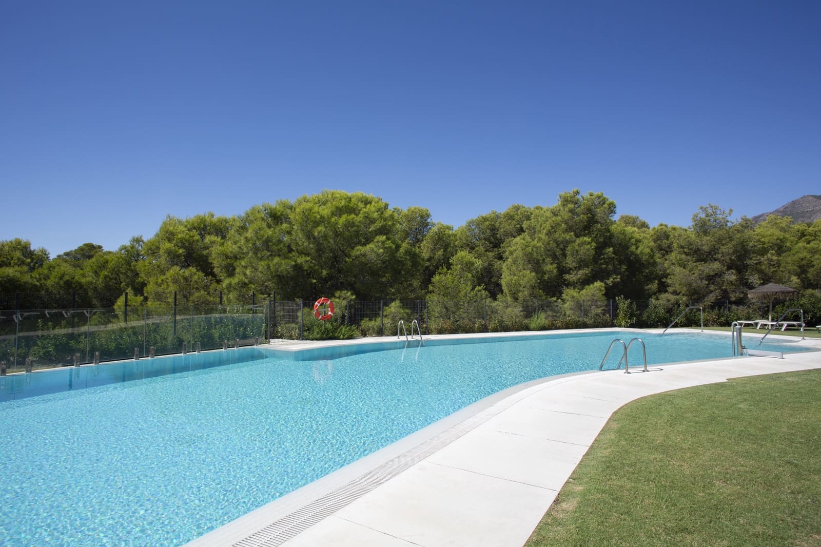 3 Zimmer Apartment zu verkaufen in Fuengirola mit Pool Garage - 845.000 € (Ref: 9761639)