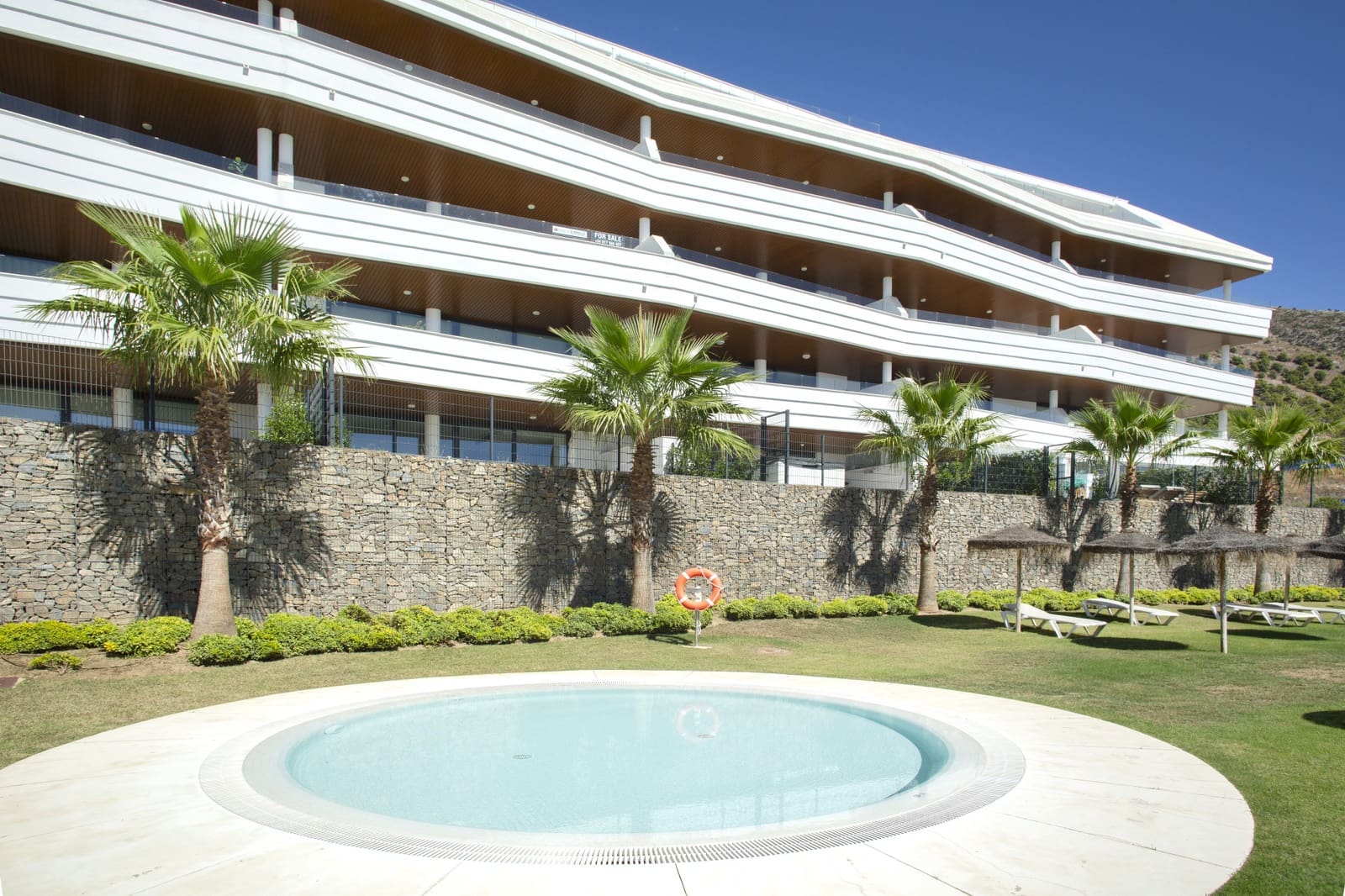 3 Zimmer Apartment zu verkaufen in Fuengirola mit Pool Garage - 845.000 € (Ref: 9761639)