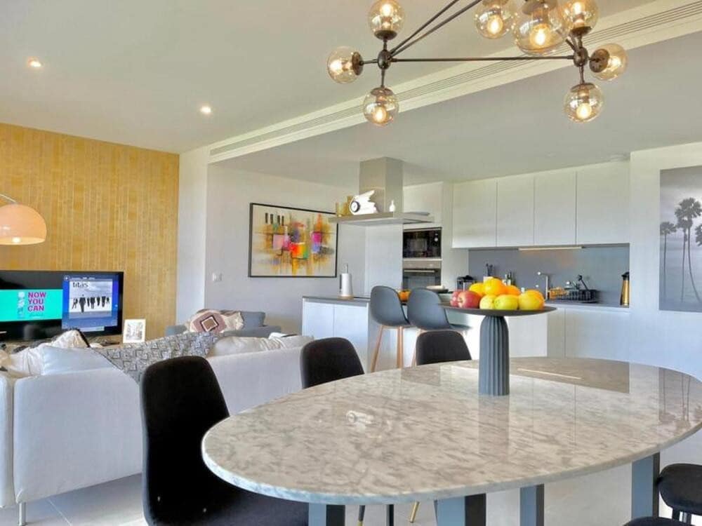 3 makuuhuone Huoneisto vuokrattavana paikassa New Golden Mile mukana uima-altaan 
autotalli - 3 000 € (Ref: 9770234)