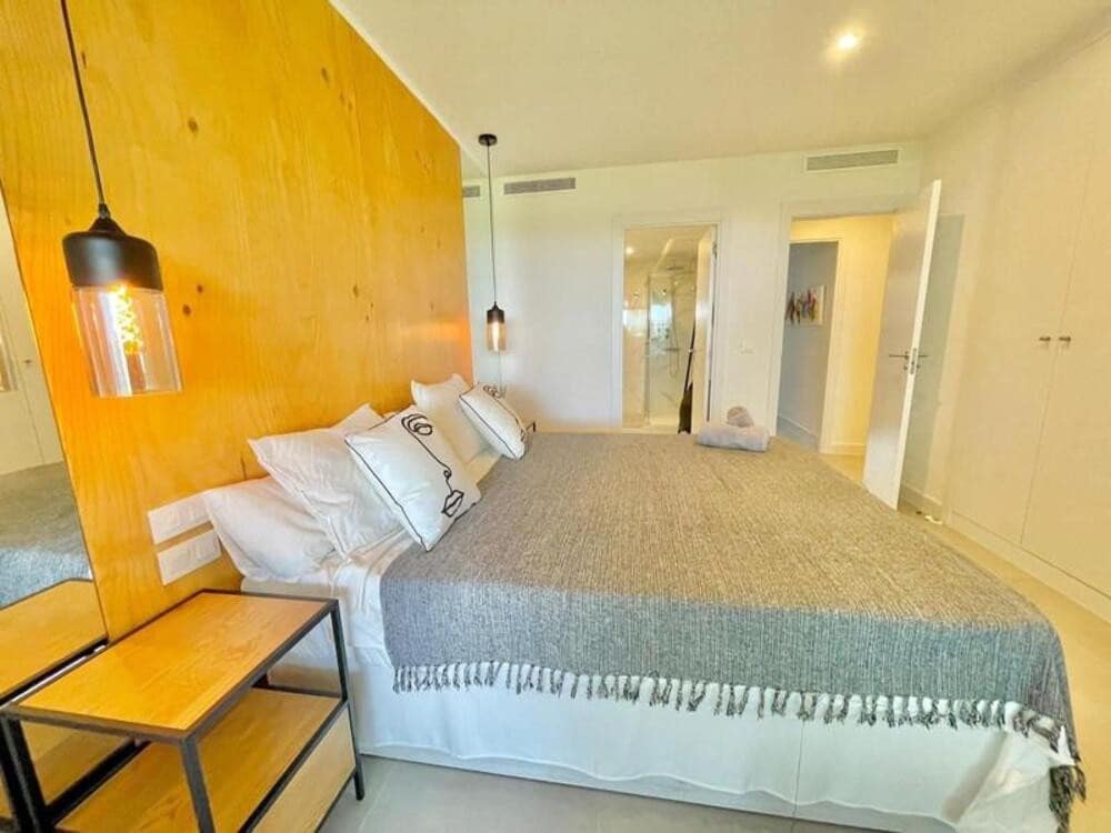 3 makuuhuone Huoneisto vuokrattavana paikassa New Golden Mile mukana uima-altaan 
autotalli - 3 000 € (Ref: 9770234)