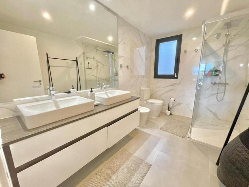 3 makuuhuone Huoneisto vuokrattavana paikassa New Golden Mile mukana uima-altaan 
autotalli - 3 000 € (Ref: 9770234)