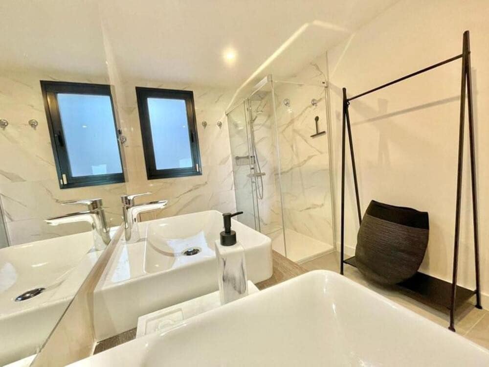 3 makuuhuone Huoneisto vuokrattavana paikassa New Golden Mile mukana uima-altaan 
autotalli - 3 000 € (Ref: 9770234)