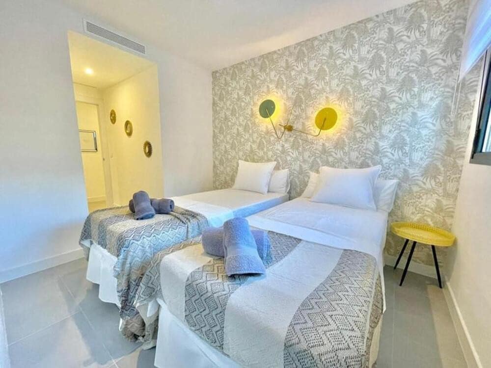 3 makuuhuone Huoneisto vuokrattavana paikassa New Golden Mile mukana uima-altaan 
autotalli - 3 000 € (Ref: 9770234)