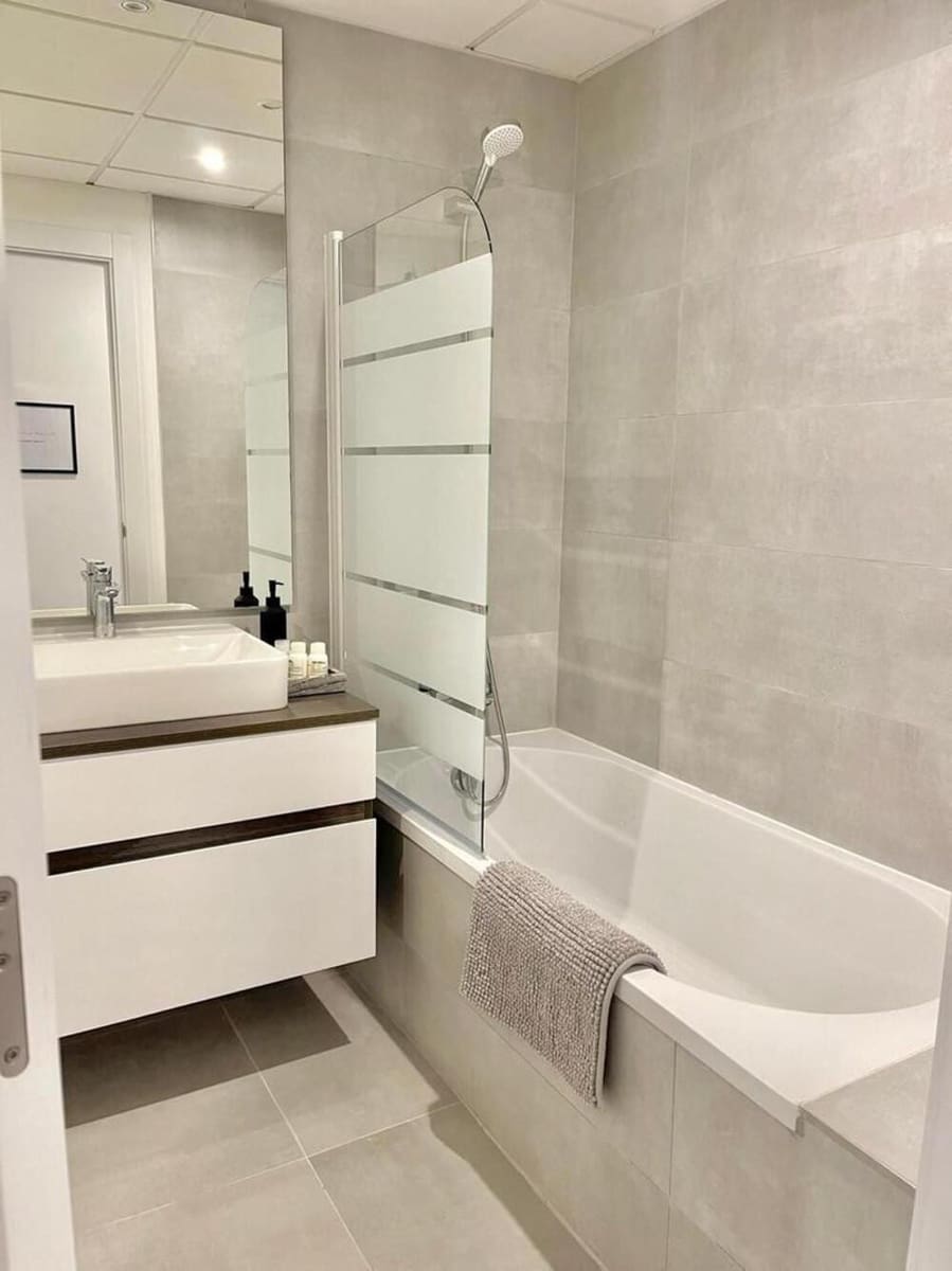 3 makuuhuone Huoneisto vuokrattavana paikassa New Golden Mile mukana uima-altaan 
autotalli - 3 000 € (Ref: 9770234)