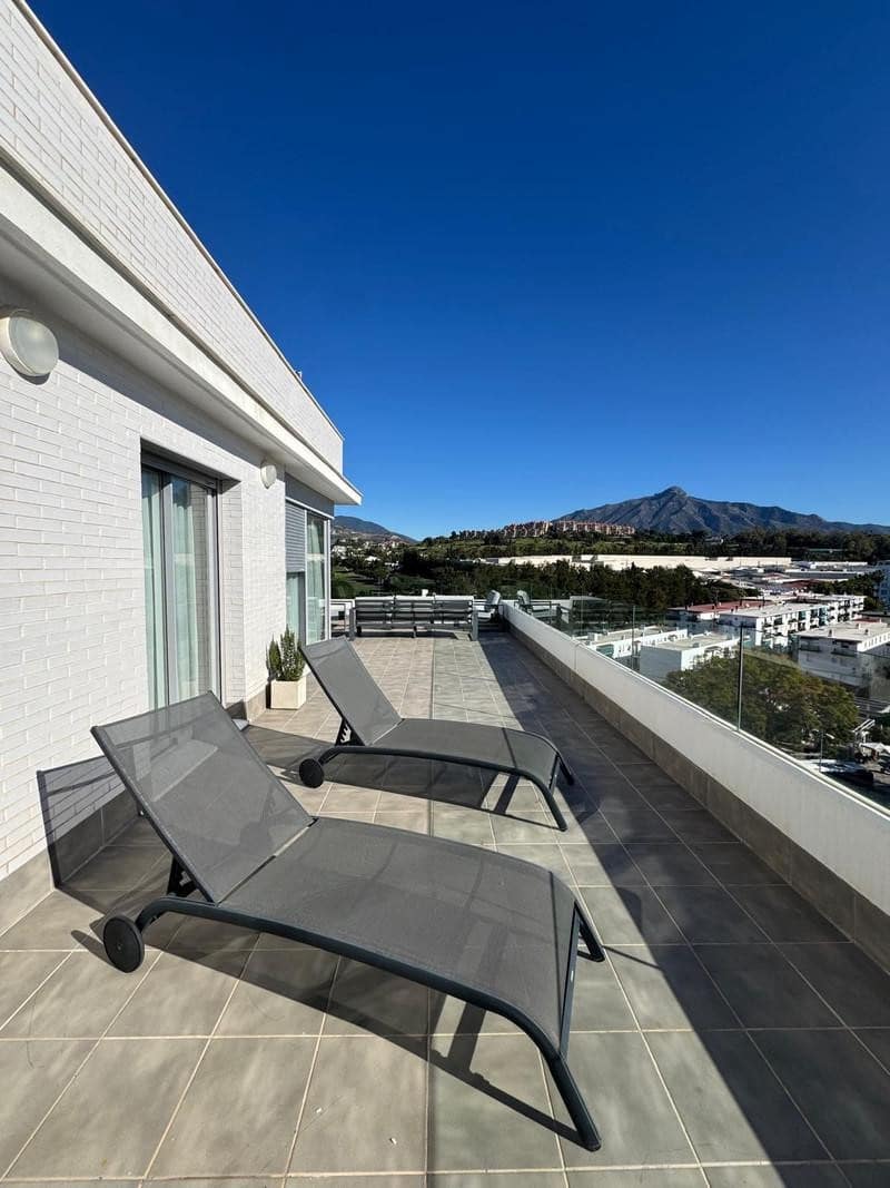 3 makuuhuone Kattohuoneisto vuokrattavana paikassa Nueva Andalucia mukana uima-altaan 
autotalli - 6 000 € (Ref: 9770235)