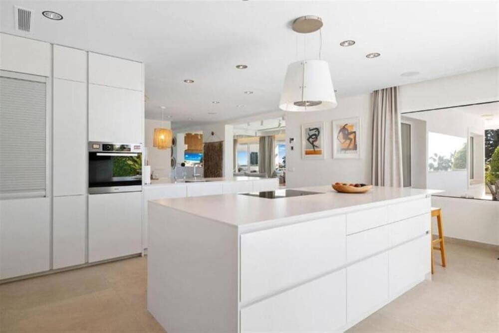 5 makuuhuone Huvila vuokrattavana paikassa Marbella mukana uima-altaan 
autotalli - 15 000 € (Ref: 9770237)