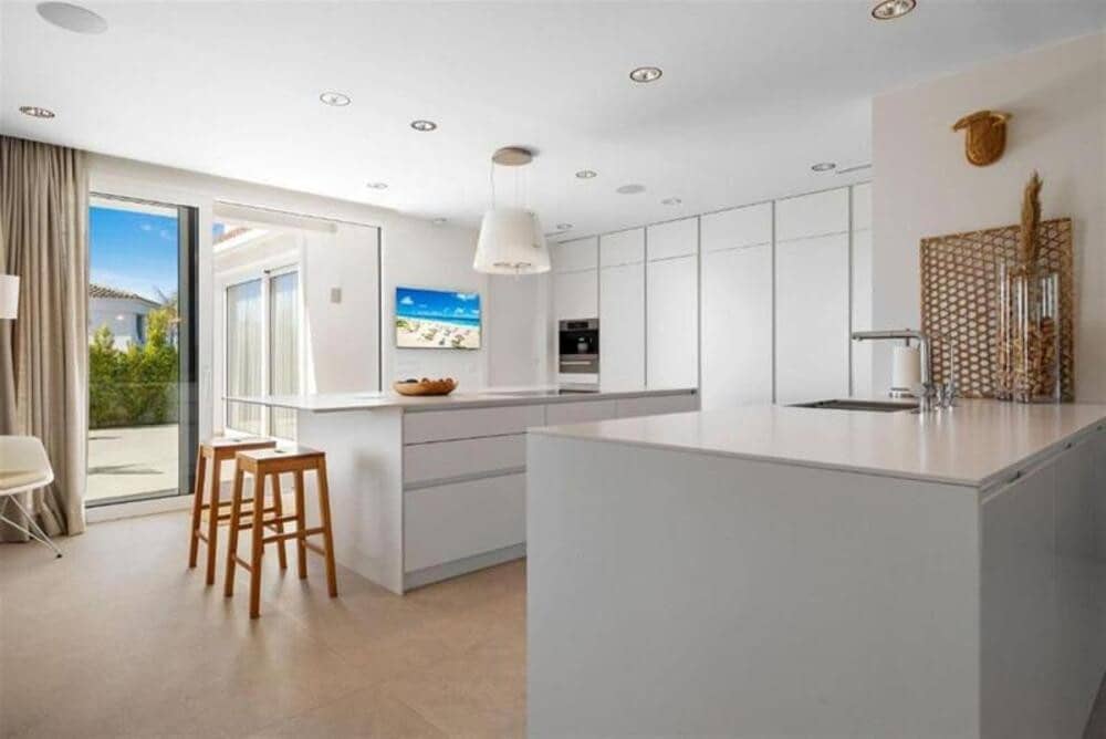 5 makuuhuone Huvila vuokrattavana paikassa Marbella mukana uima-altaan 
autotalli - 15 000 € (Ref: 9770237)