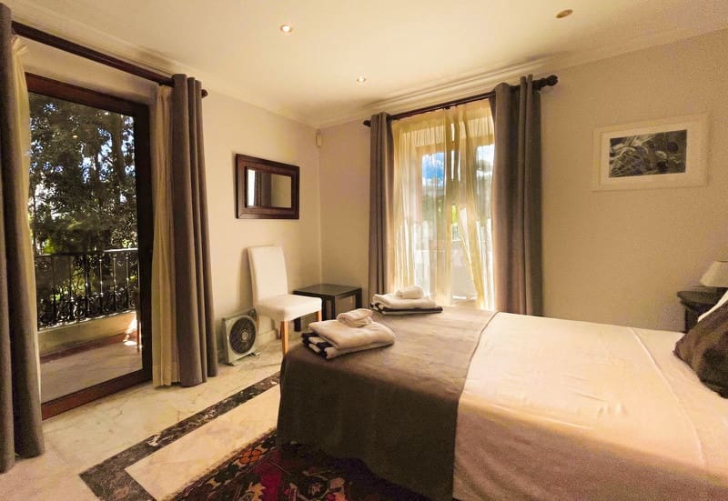 6 soverom Villa til leie i Marbella med svømmebasseng garasje - € 15 000 (Ref: 9772633)