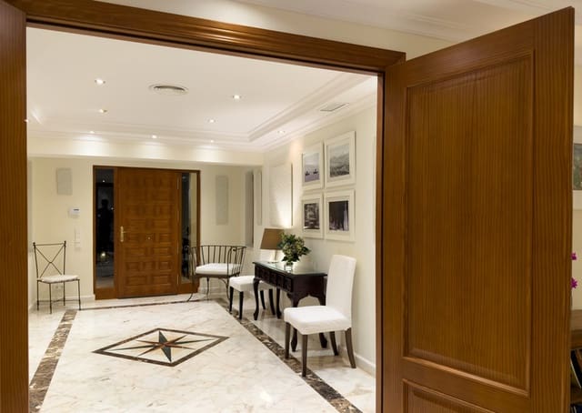 6 soverom Villa til leie i El Rosario, Marbella med svømmebasseng garasje - € 15 000 (Ref: 9772633)