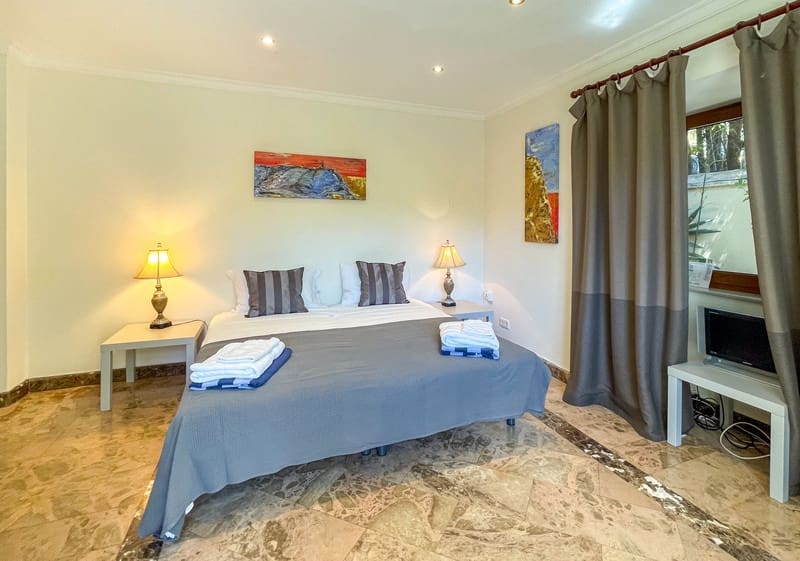 6 soverom Villa til leie i Marbella med svømmebasseng garasje - € 15 000 (Ref: 9772633)