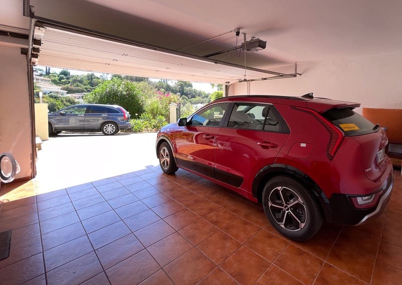 6 soverom Villa til leie i Marbella med svømmebasseng garasje - € 15 000 (Ref: 9772633)