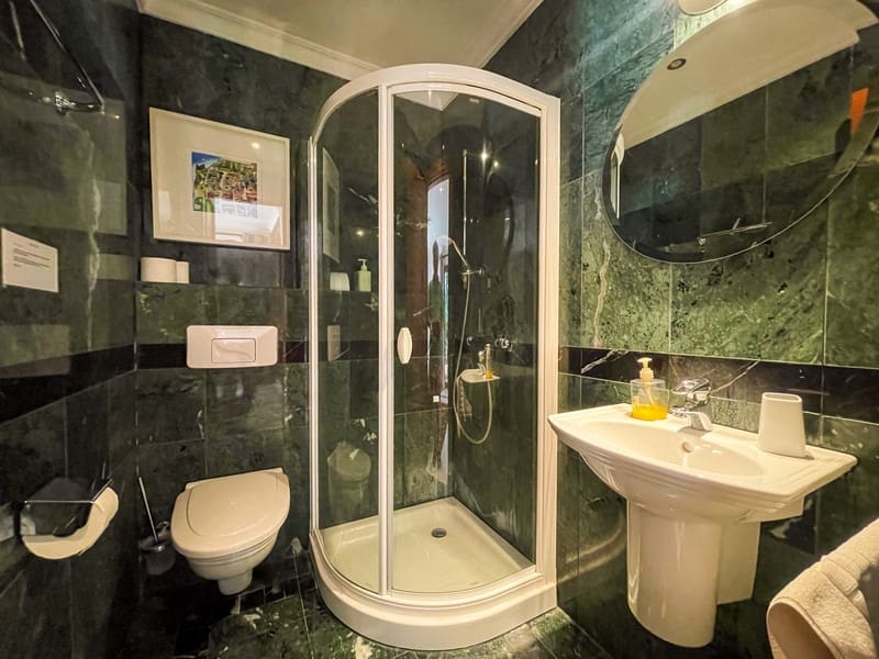 6 soverom Villa til leie i Marbella med svømmebasseng garasje - € 15 000 (Ref: 9772633)