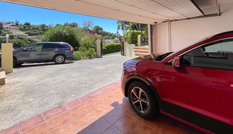 6 soverom Villa til leie i Marbella med svømmebasseng garasje - € 15 000 (Ref: 9772633)