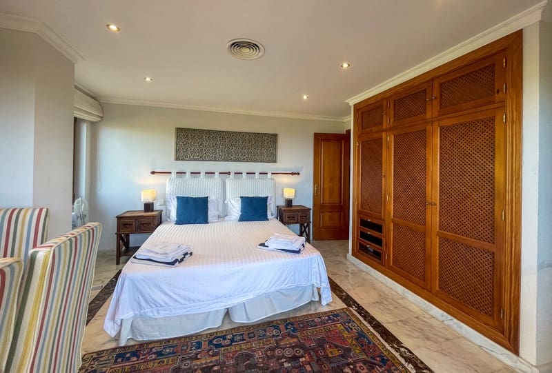 6 sypialnia Willa do wynajęcia w Marbella z basenem garażem - 12 000 € (Ref: 9772633)
