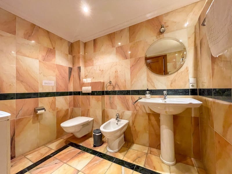 6 sypialnia Willa do wynajęcia w Marbella z basenem garażem - 12 000 € (Ref: 9772633)