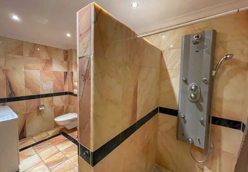 6 sypialnia Willa do wynajęcia w Marbella z basenem garażem - 12 000 € (Ref: 9772633)