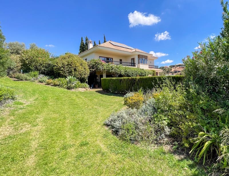 6 sypialnia Willa do wynajęcia w Marbella z basenem garażem - 12 000 € (Ref: 9772633)
