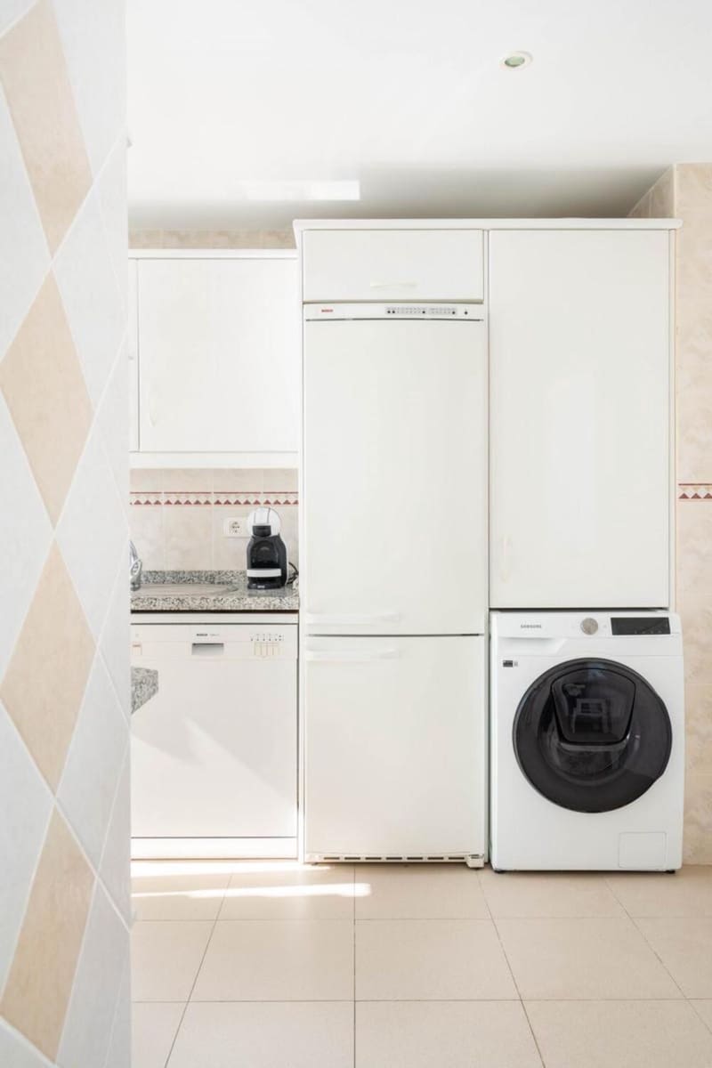 3 slaapkamer Penthouse te koop in Marbella met zwembad - € 525.000 (Ref: 9772635)