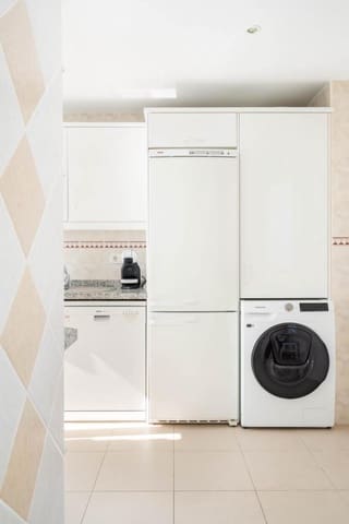 3 quarto Penthouse para venda em Los Naranjos, Marbella com piscina - 525 000 € (Ref: 9772635)