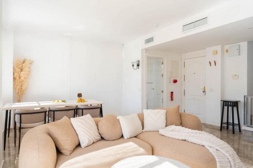 3 slaapkamer Penthouse te koop in Marbella met zwembad - € 525.000 (Ref: 9772635)