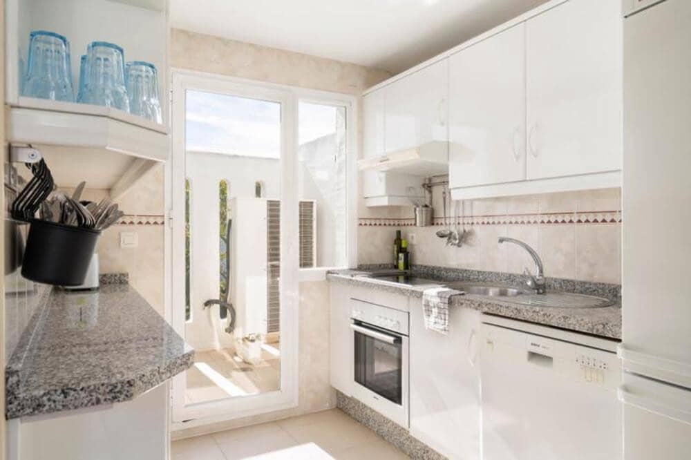 3 slaapkamer Penthouse te koop in Marbella met zwembad - € 525.000 (Ref: 9772635)