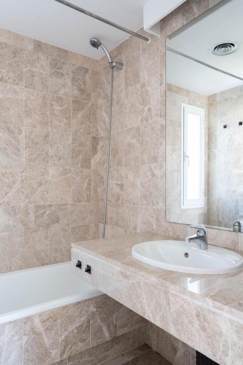 3 slaapkamer Penthouse te koop in Marbella met zwembad - € 525.000 (Ref: 9772635)