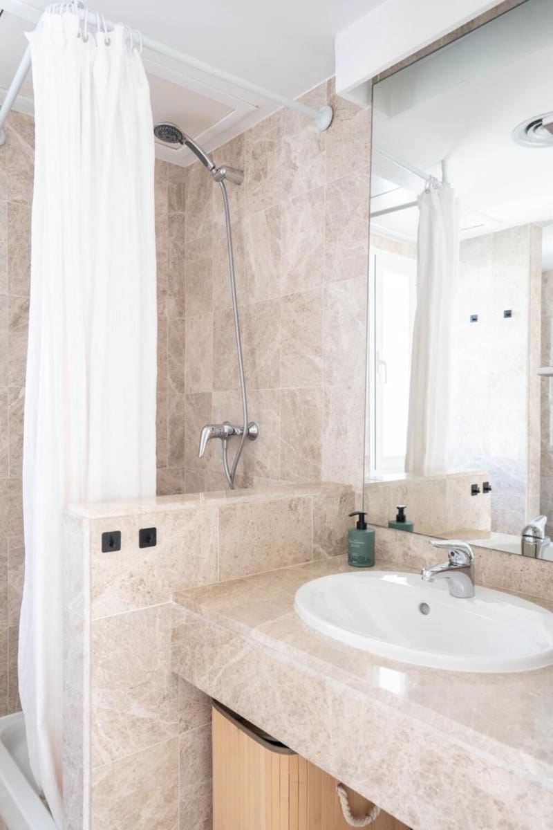 3 slaapkamer Penthouse te koop in Marbella met zwembad - € 525.000 (Ref: 9772635)