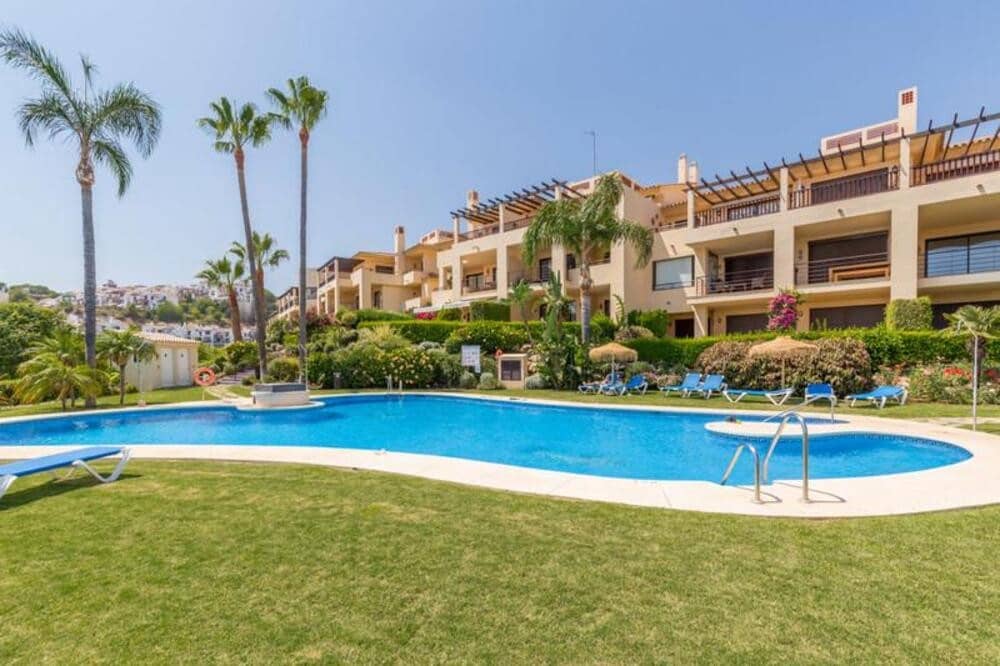 3 sypialnia Apartament na sprzedaż w Los Arqueros z basenem garażem - 550 000 € (Ref: 9772636)