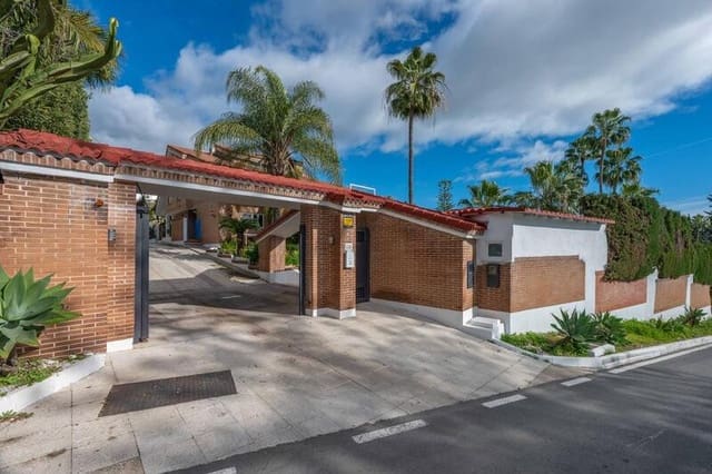 8 Zimmer Ferienvilla in El Paraíso, Benahavís mit Pool Garage - 15.000 € (Ref: 9777575)