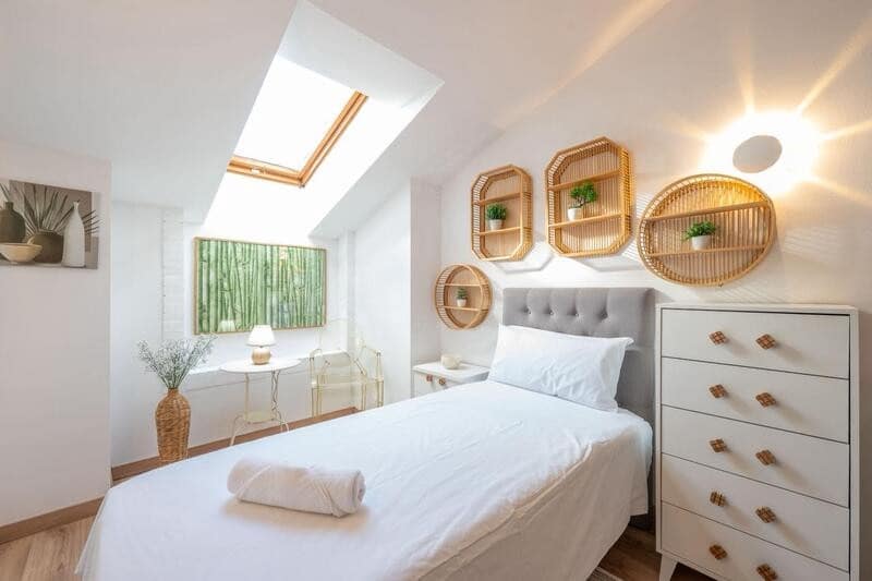 8 bedroom Villa for holiday rental in Benahavis with pool garage - € 15,000 (Ref: 9777575)