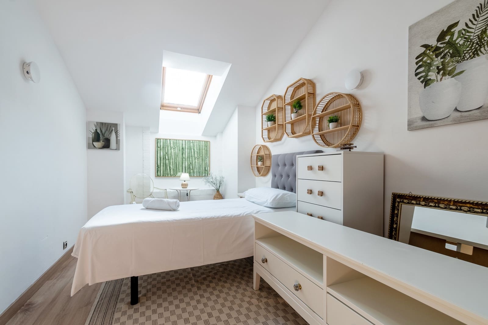 8 bedroom Villa for holiday rental in Benahavis with pool garage - € 15,000 (Ref: 9777575)