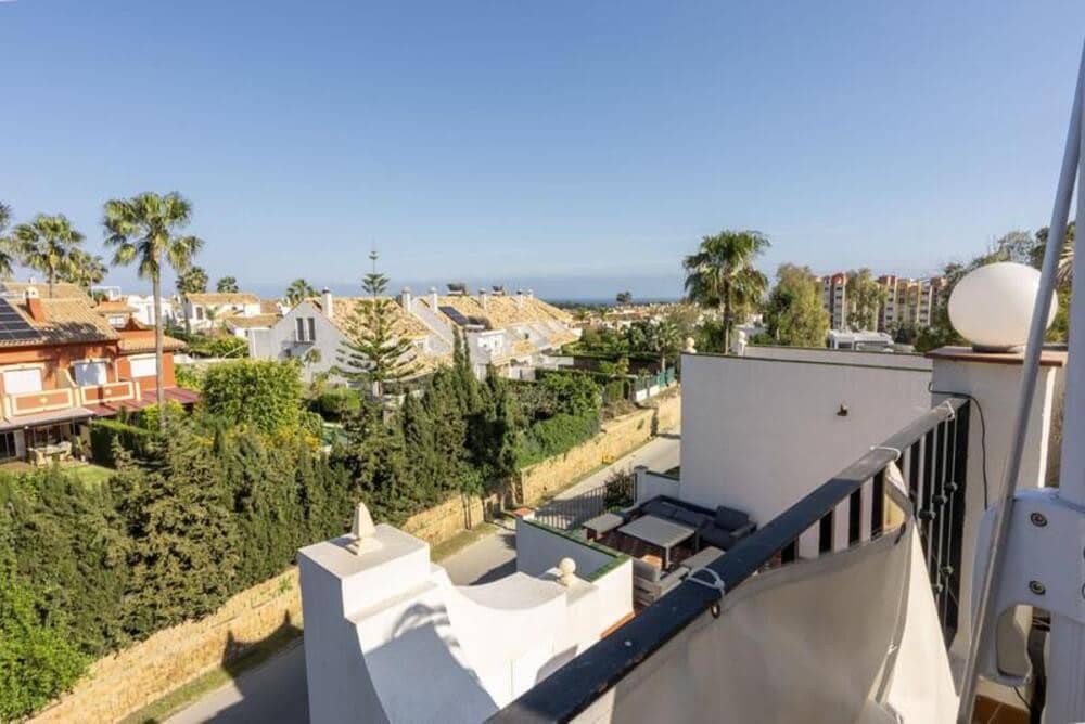 3 bedroom Penthouse for sale in Atalaya with pool garage - € 495,000 (Ref: 9777576)