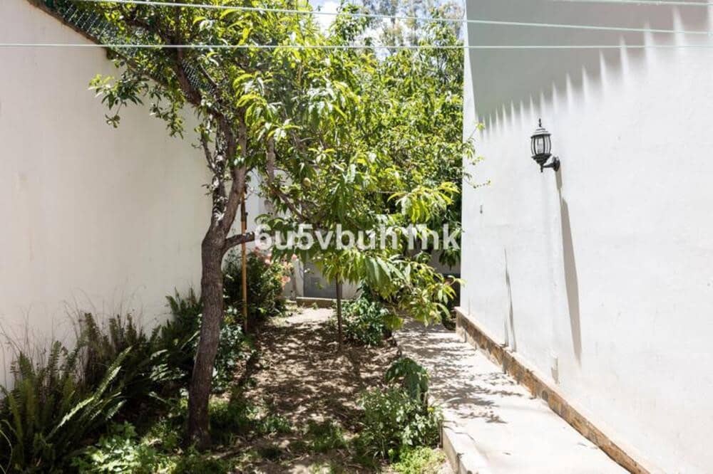 5 soverom Hus til salgs i San Pedro de Alcantara med garasje - € 695 000 (Ref: 9777577)