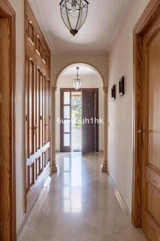 5 soverom Hus til salgs i San Pedro de Alcántara Pueblo, Marbella med garasje - € 695 000 (Ref: 9777577)