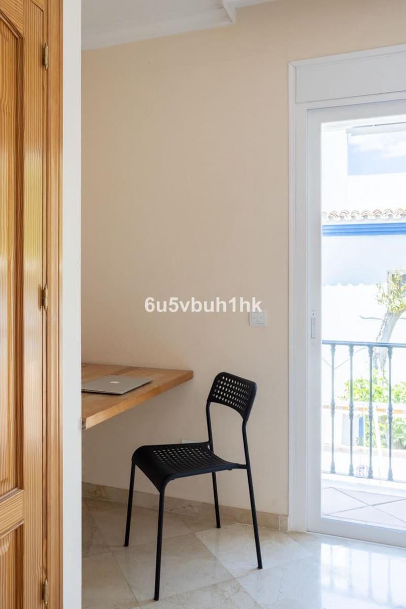 5 soverom Hus til salgs i San Pedro de Alcantara med garasje - € 695 000 (Ref: 9777577)