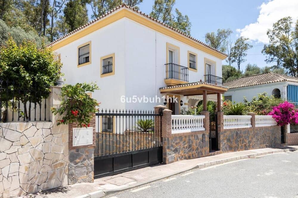 5 soverom Hus til salgs i San Pedro de Alcantara med garasje - € 695 000 (Ref: 9777577)