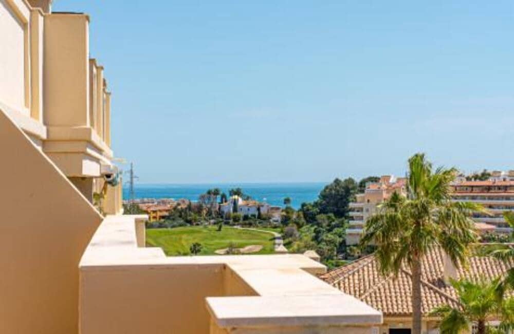 2 soveværelse Lejlighed til salg i Miraflores med swimmingpool garage - € 390.000 (Ref: 9777578)