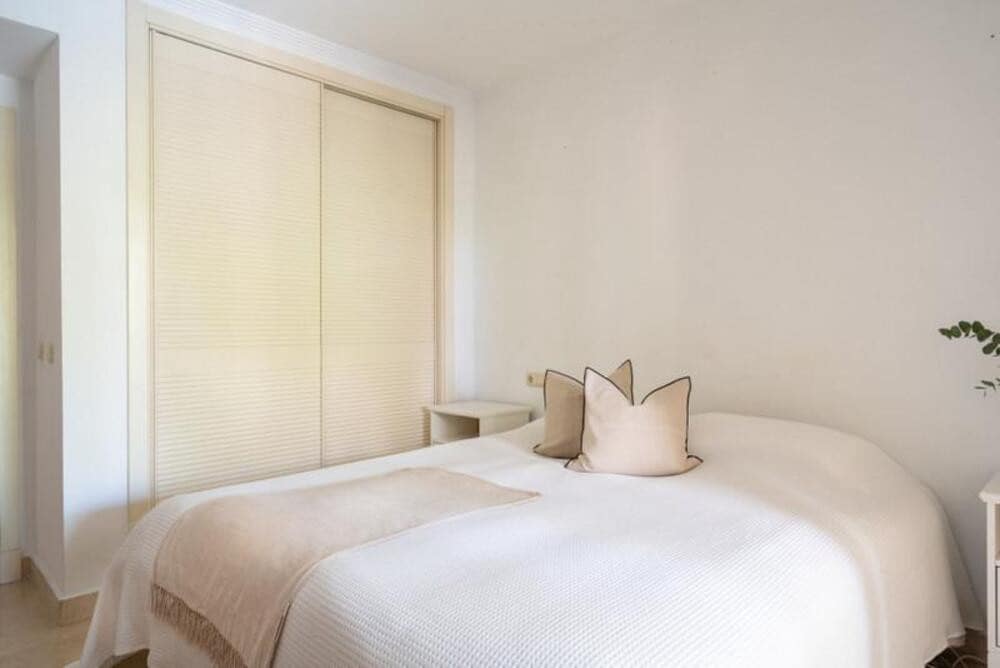 3 chambre Appartement à vendre à Nueva Andalucia avec piscine garage - 680 000 € (Ref: 9780054)