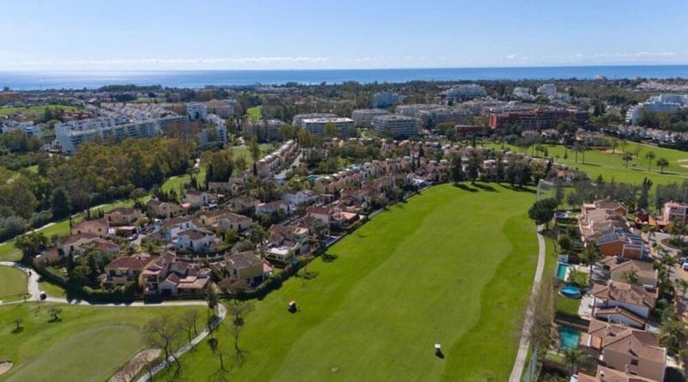 5 chambre Villa/Maison à vendre à Guadalmina avec piscine garage - 1 580 000 € (Ref: 9780055)