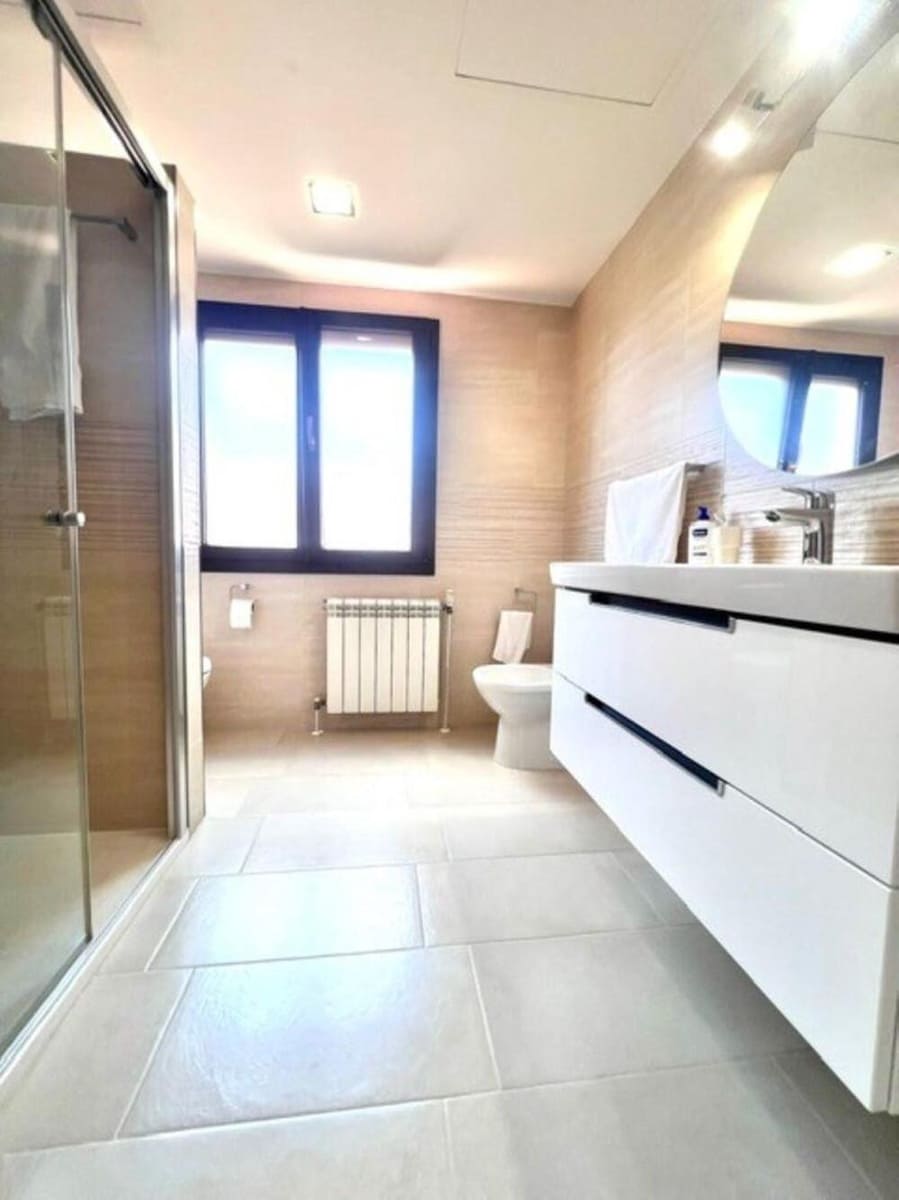 5 chambre Villa/Maison à vendre à Guadalmina avec piscine garage - 1 580 000 € (Ref: 9780055)