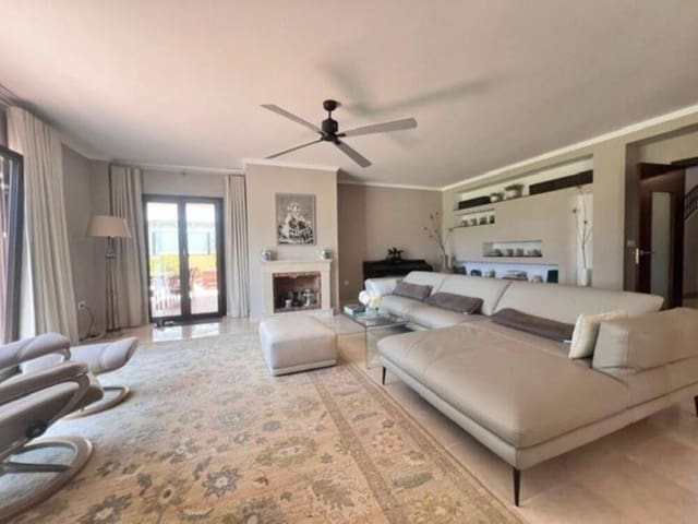 Chalet de 5 habitaciones en Guadalmina Alta, Marbella en venta con piscina garaje - 1.580.000 € (Ref: 9780055)